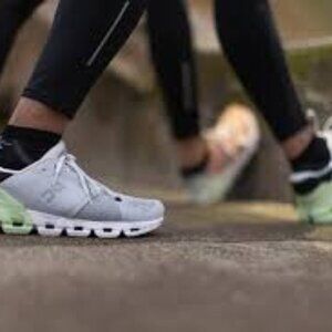 On Running Cloudflyer 4 Size Men's 8 Women's 9.5